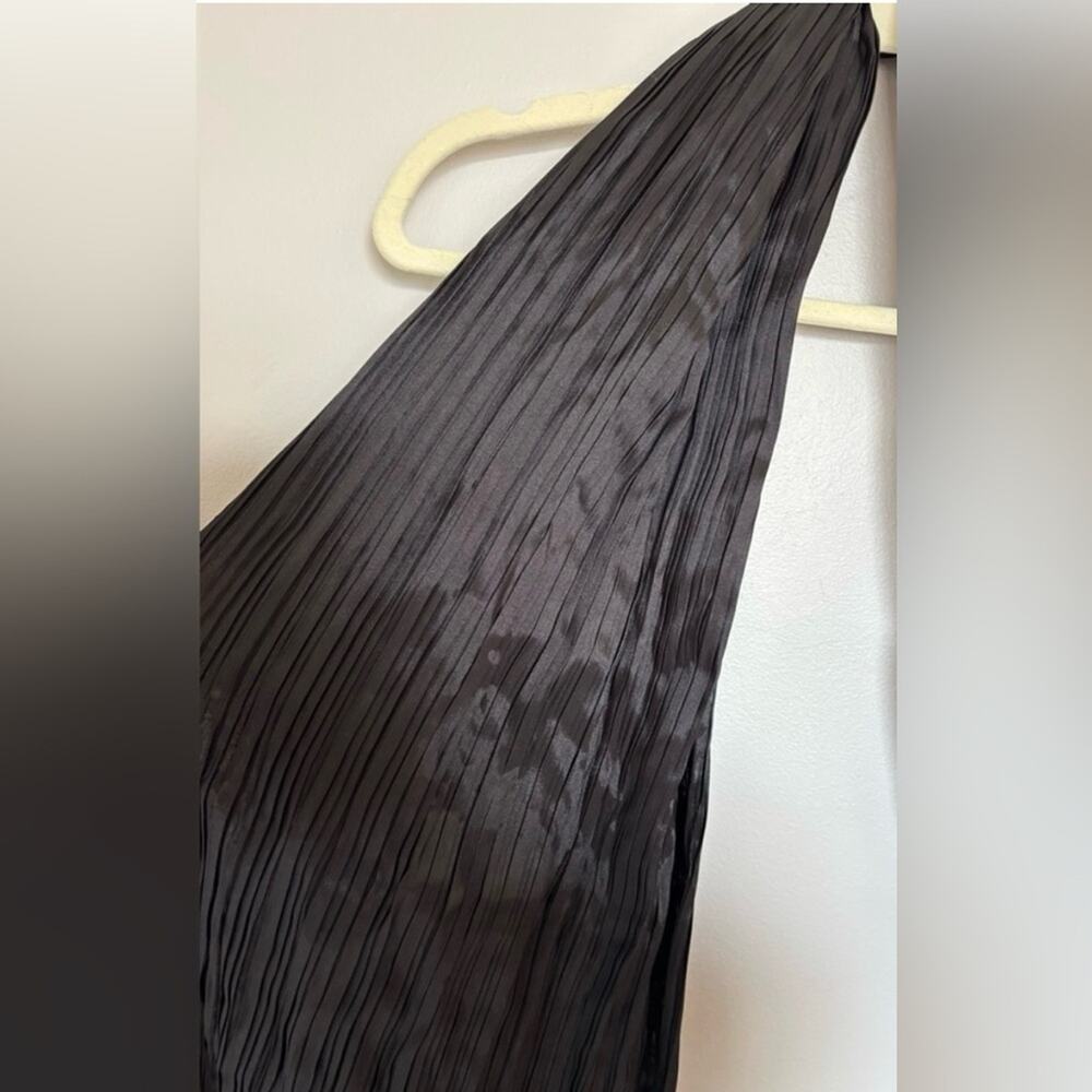 White House Black Market Black Pleated Sheen Wrap Scarf - Picture 4 of 9